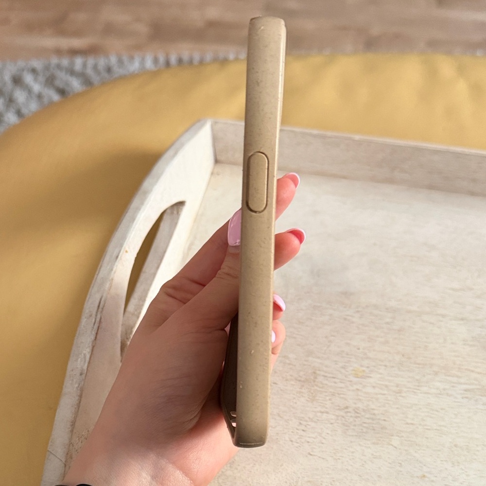 iPhone 13 Pela Case - Picture 6 of 6
